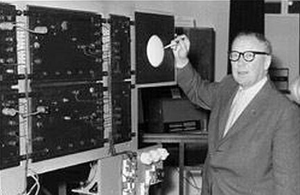 Early RFID history and military radar identification systems