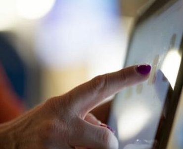 VenBOX Finger at touch screen