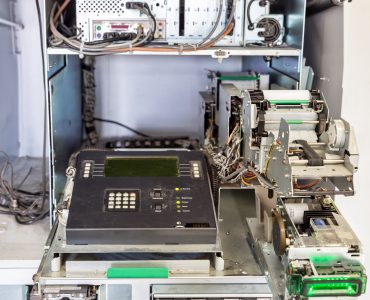 Industrie-Computer in Außen-Kiosken und 24/7 Selbstbedienungsterminals: Zuverlässigkeit, Klimasteuerung und Design-Herausforderungen